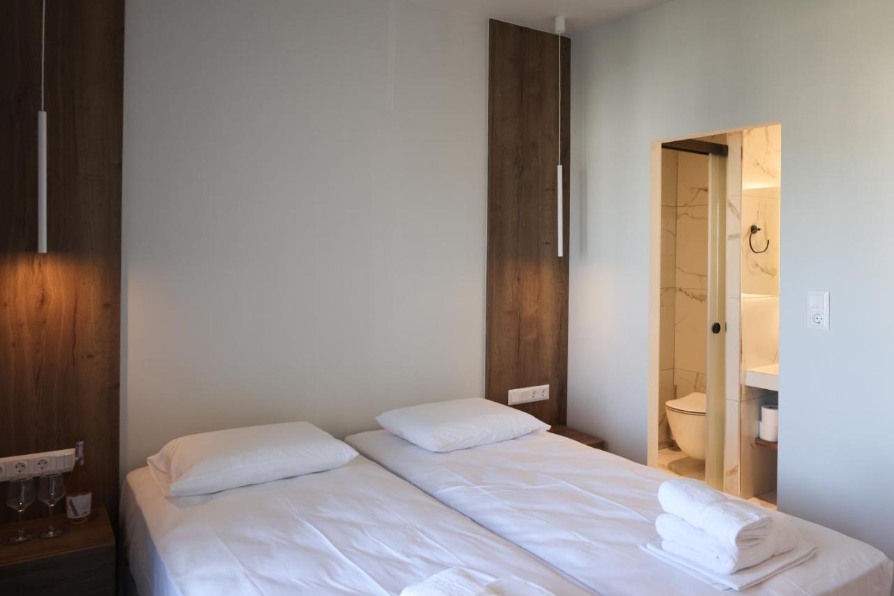 Uphill Unique Boutique Suites Skiathos Town Exterior foto