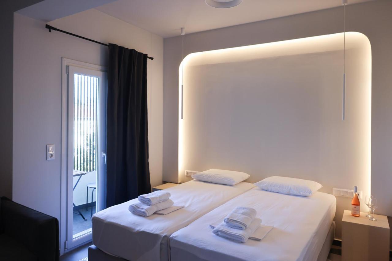 Uphill Unique Boutique Suites Skiathos Town Exterior foto