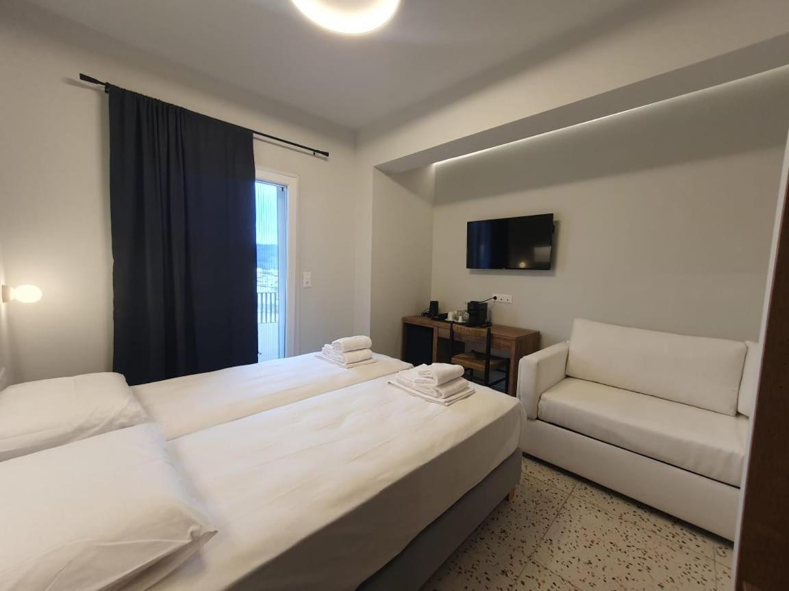 Uphill Unique Boutique Suites Skiathos Town Exterior foto