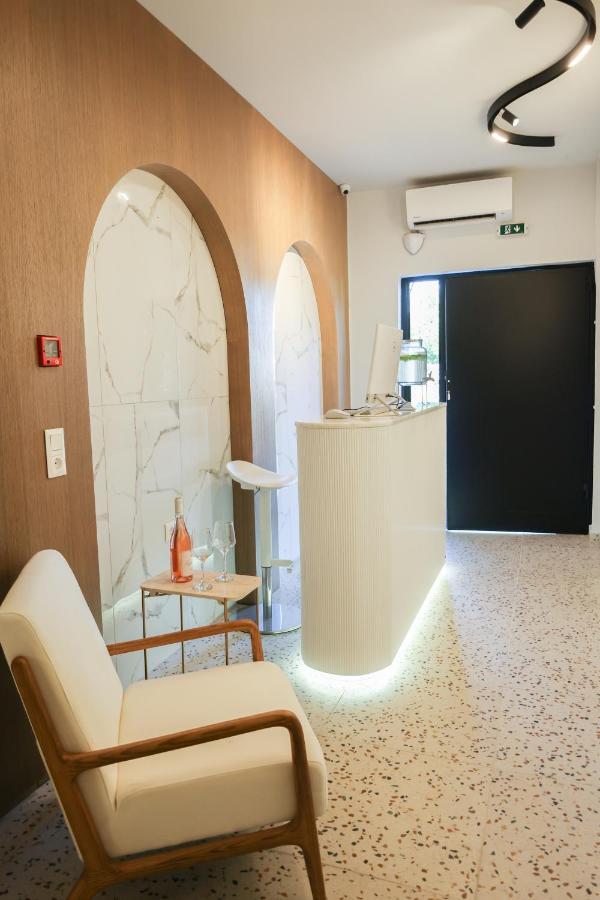 Uphill Unique Boutique Suites Skiathos Town Exterior foto