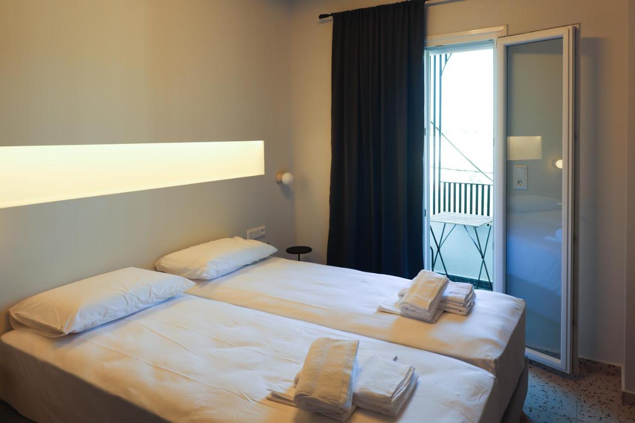 Uphill Unique Boutique Suites Skiathos Town Exterior foto