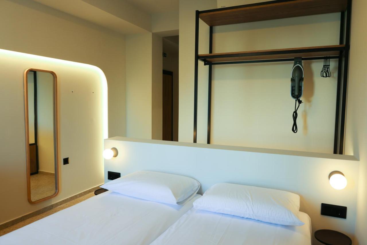 Uphill Unique Boutique Suites Skiathos Town Exterior foto