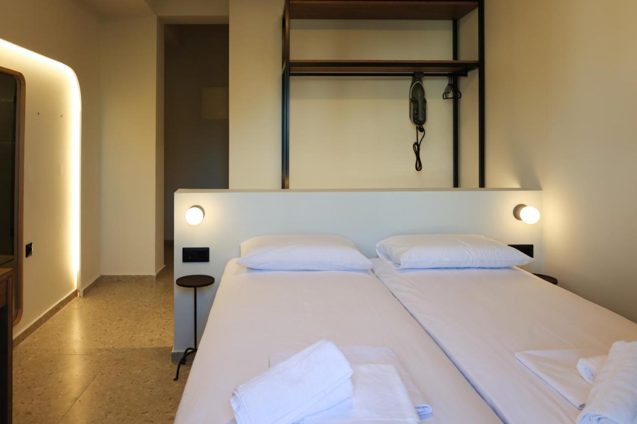 Uphill Unique Boutique Suites Skiathos Town Exterior foto